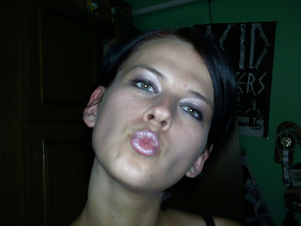 Porn image Wer hat mehr von der Hure? who has more?