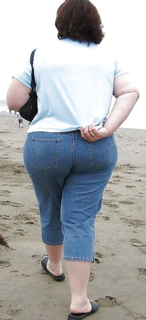 Mature big asses in jeans! Amateur collection!