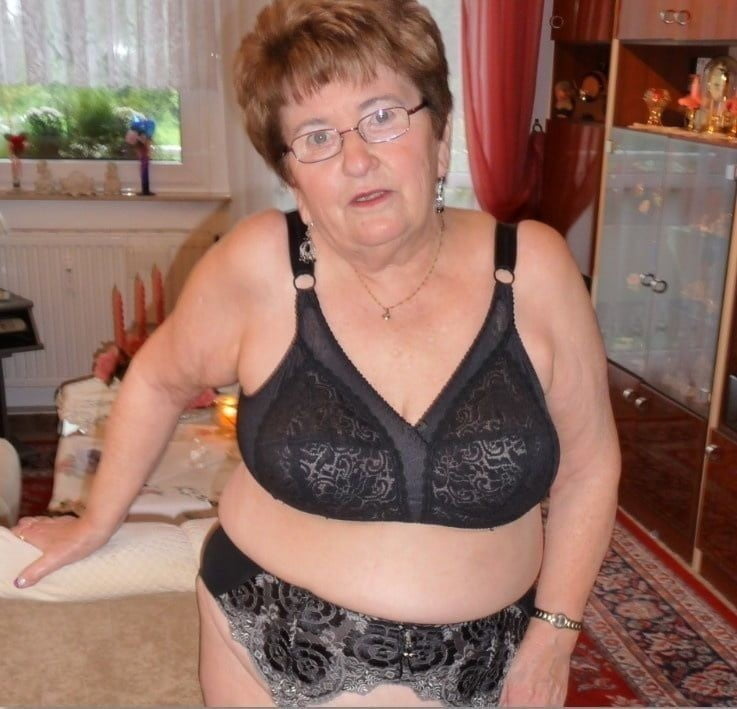 Granny Mature Bra And Panties.