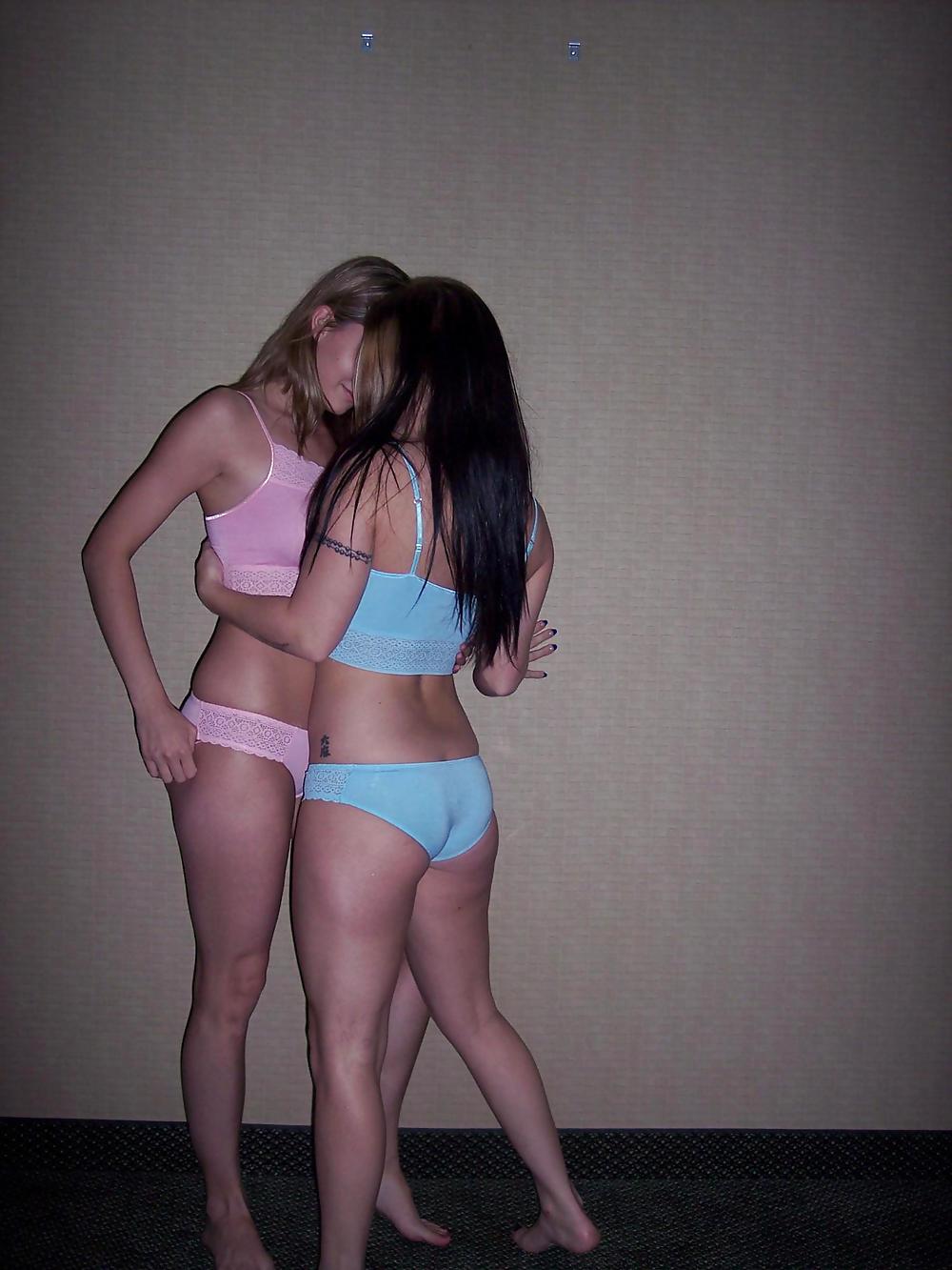Porn image USA Teen Bitch Lesbians 001