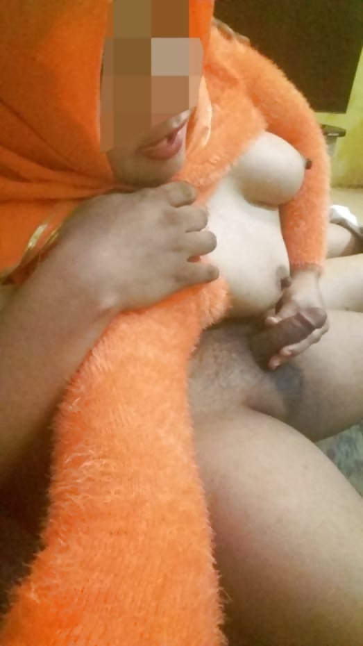 Porn image indonesia- milf jilbaber 2