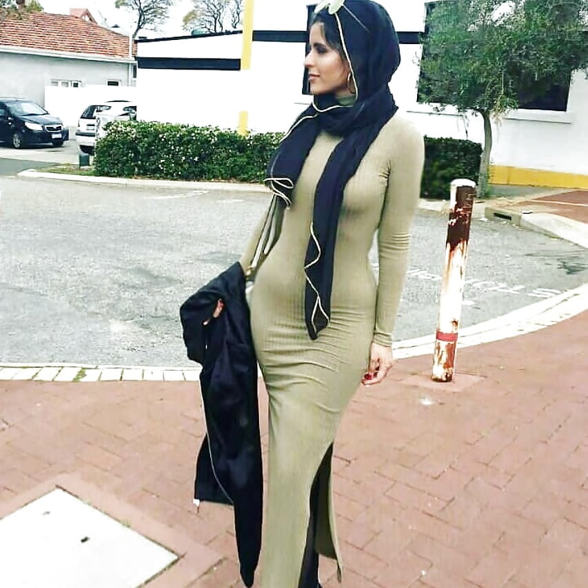 Porn image Hot horny hijabi girl ready to be fucked hard