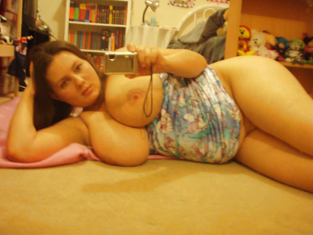 Porn image chubby girl posing