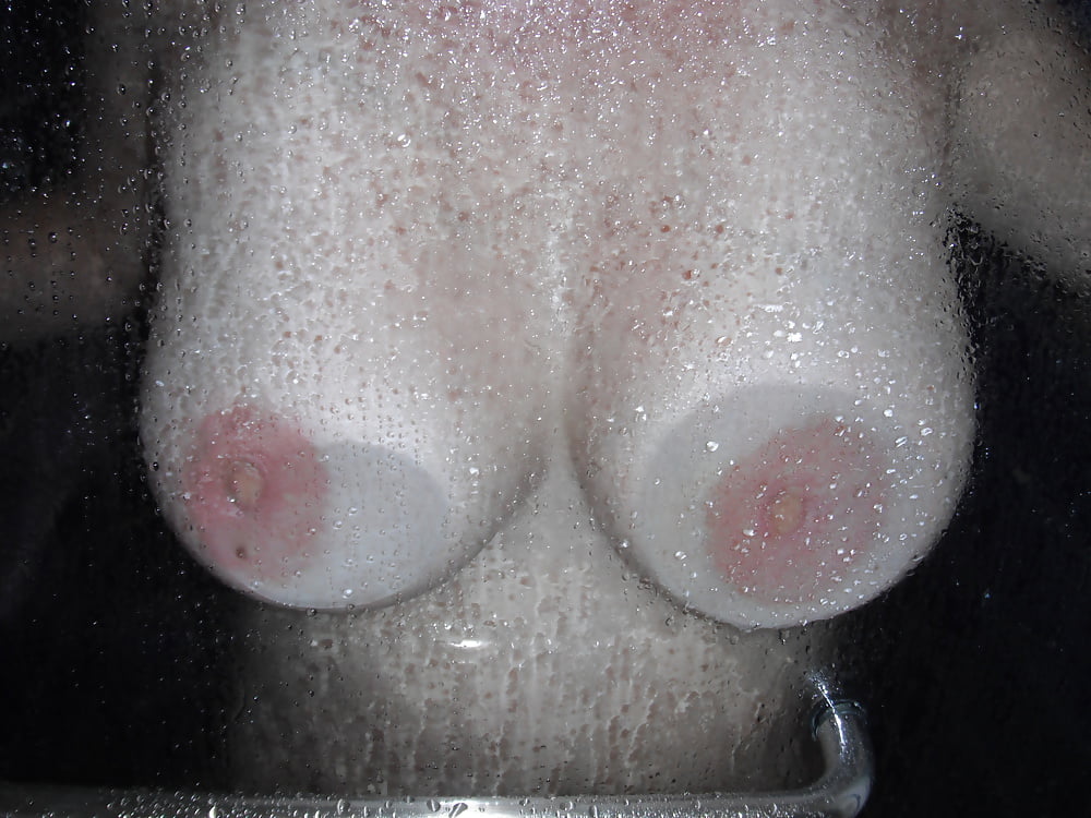 Porn image Big tits on vacation