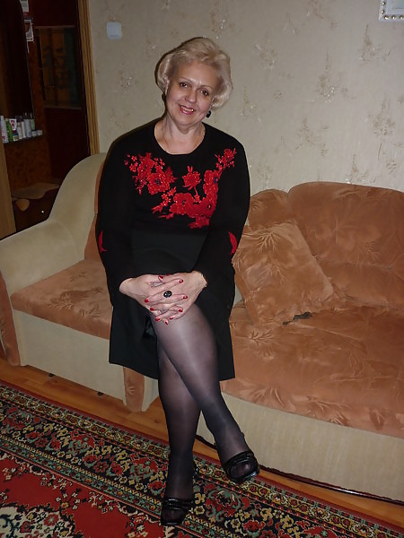 Porn image Russians mature woman with sexy legs!