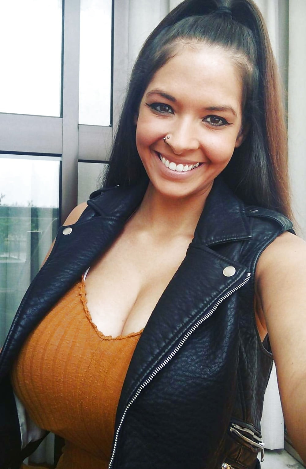 Porn image Webtastic Special: Huge MilF