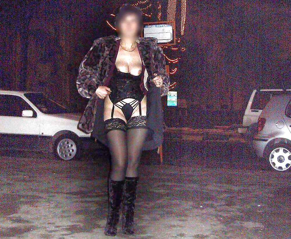 Porn image Dressed slut party night 01