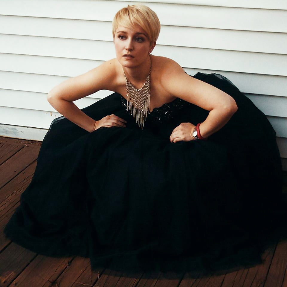 Porn image Facebook short haired hotties P3