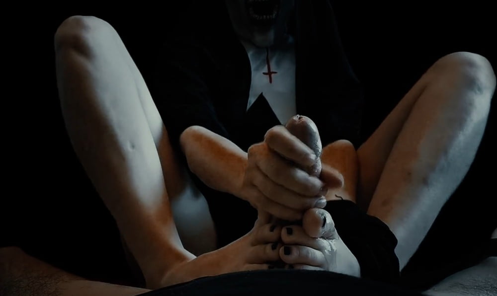 Halloween Footjob - 29 Photos 