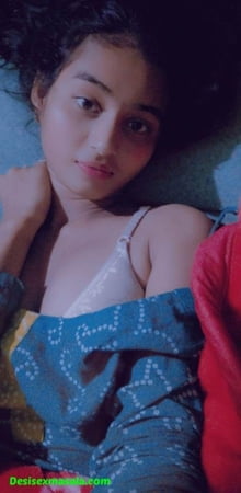 Sexy desi Figure Girl Showing Cute And Tite Boobs