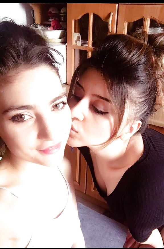 Porn image (This cunt loves to suck dick)