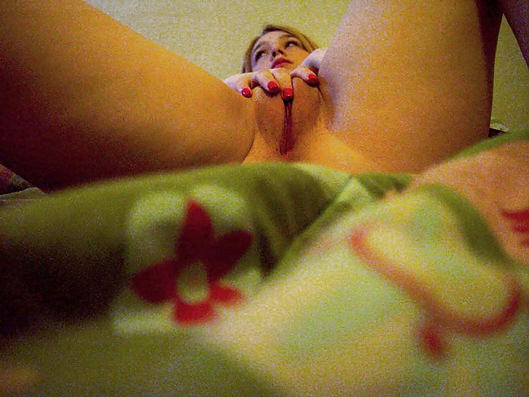 Porn image Cute Ex Girlfriend Shows the Goods