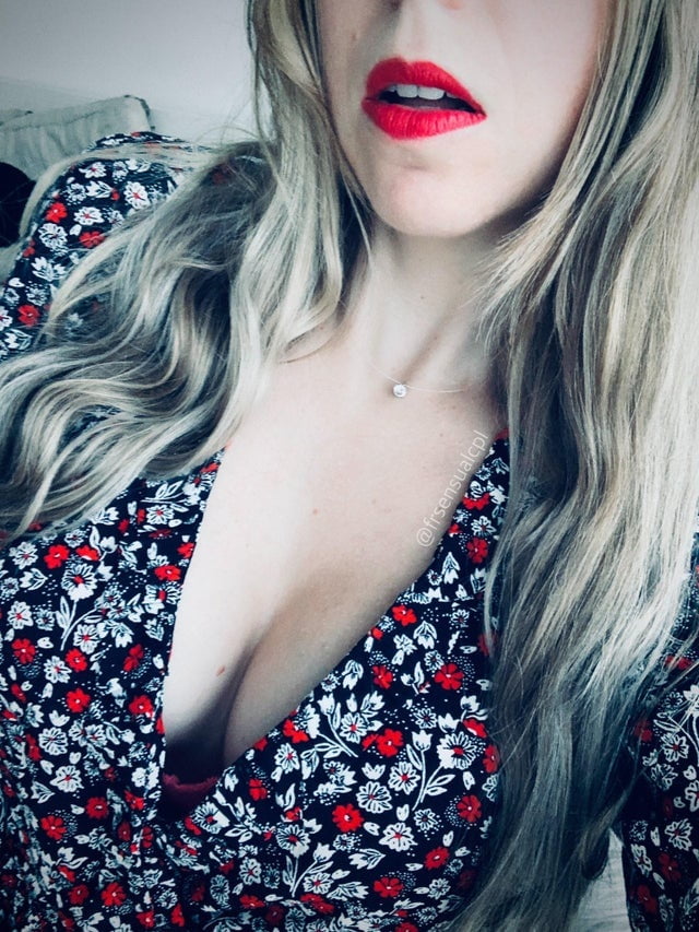 Blonde fake boobs nude - 41 Photos 