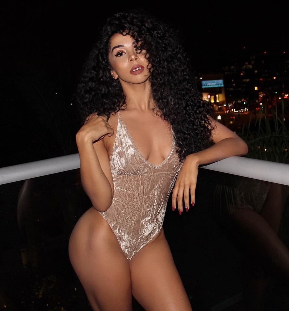 Brittany Renner - 15 Photos 