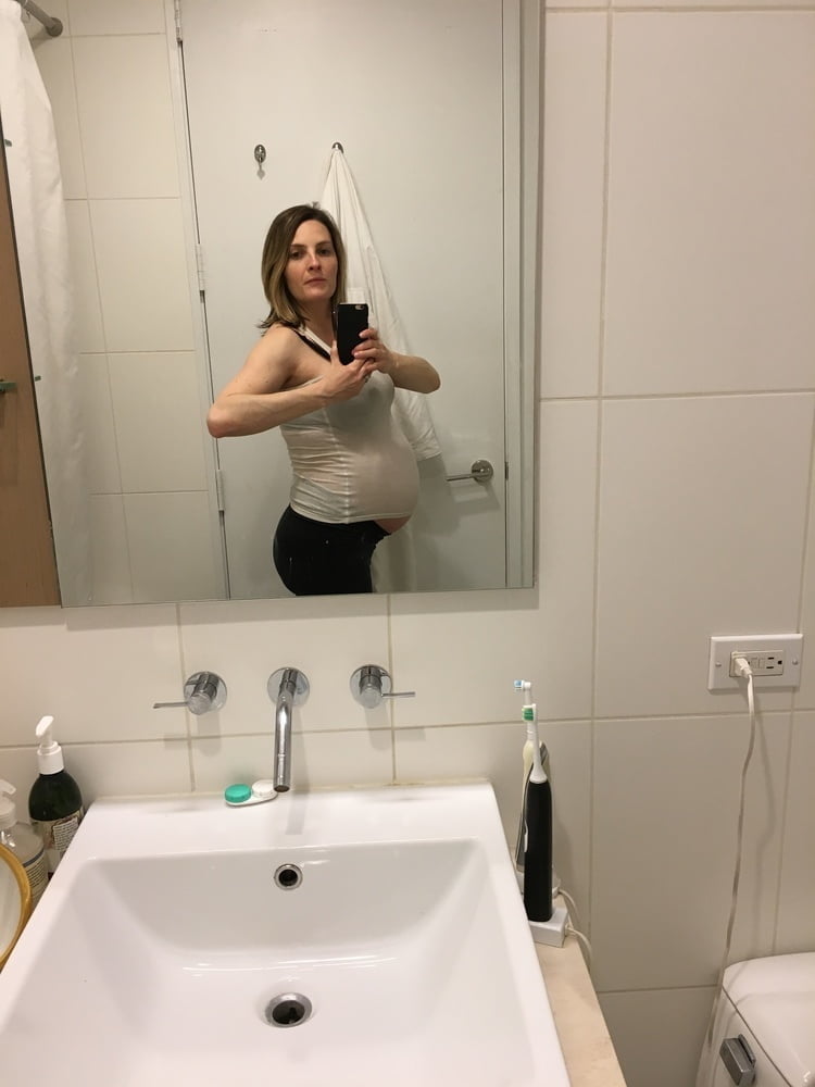 Pregnant- 17 Photos 