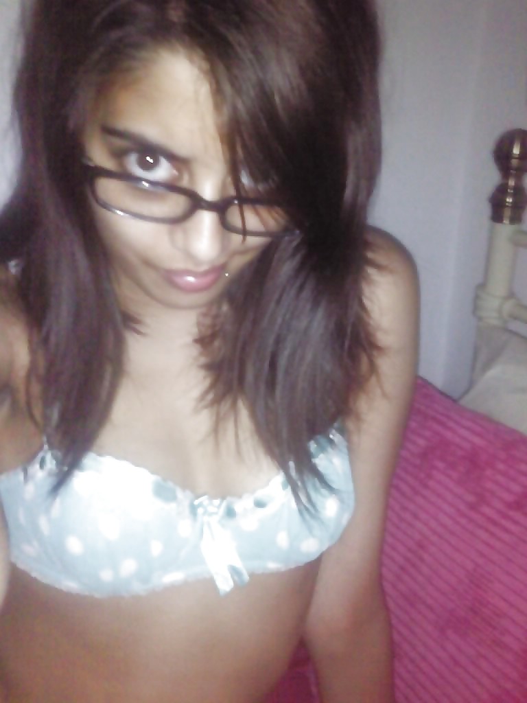 Porn image SmutDates Username 'AllMyLove21'