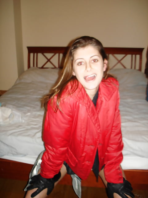 Porn image Romanian Slut Sucks