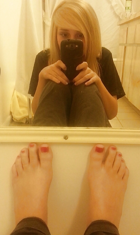 Porn image wtf Sexy Teenie Feet reloaded v0.5