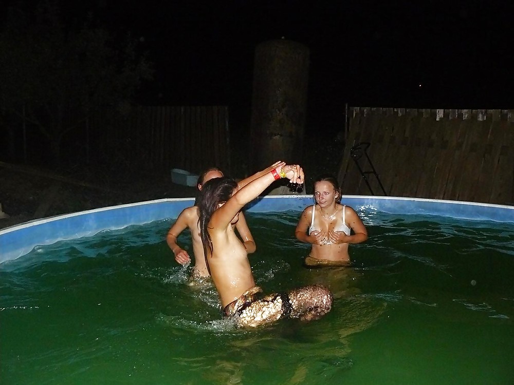 Porn image Swimming Teens From,SmutDates