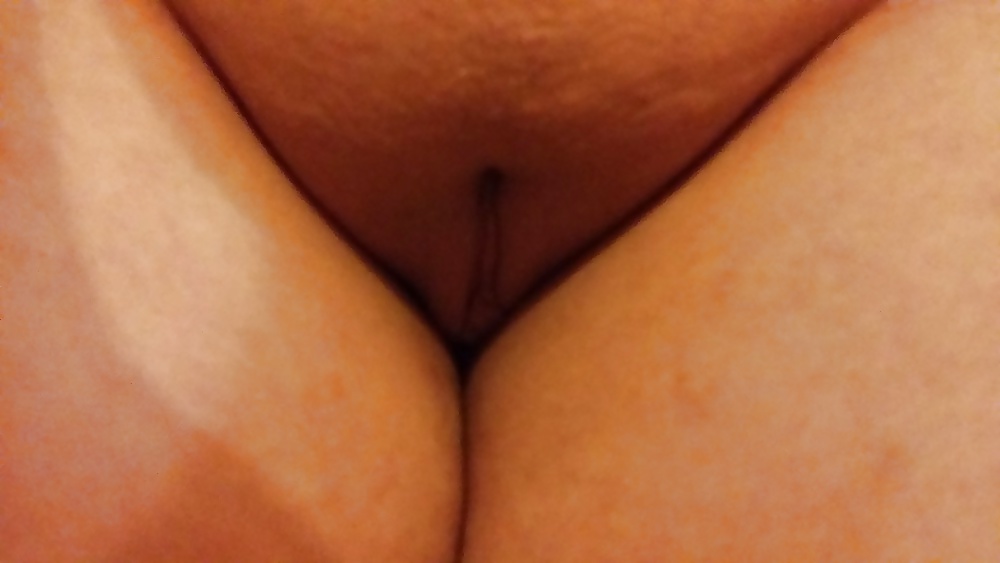Porn image Slut Brunette Huge Boobs and Pussy