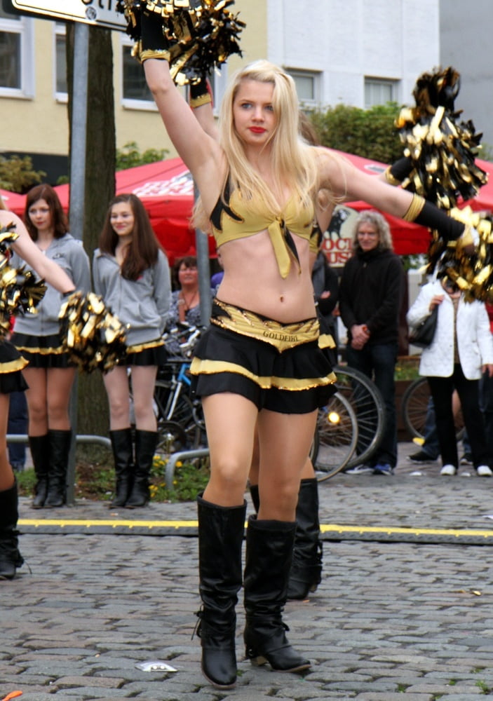 European Cheerleaders in Pantyhose Part 2 - 43 Photos 