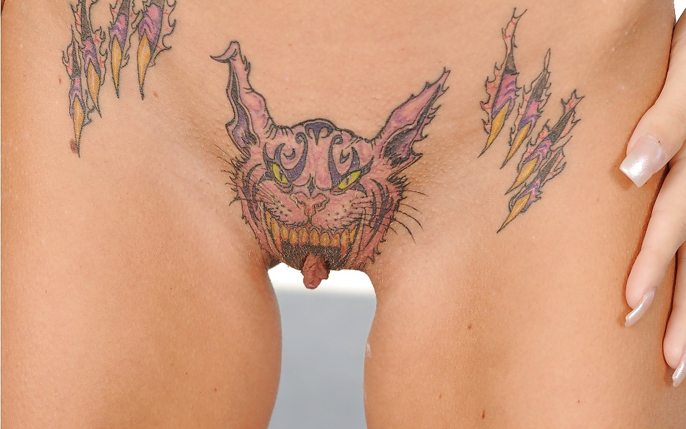 Porn image tattooed pussy