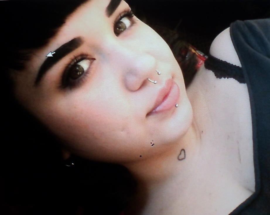 Porn image Stupid slut Hannah