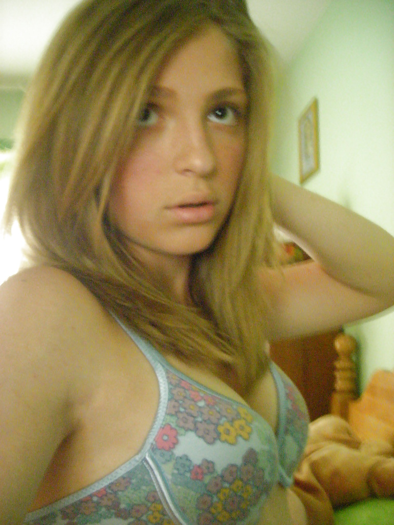 Porn image Teenage girl selfshot (Photo set)