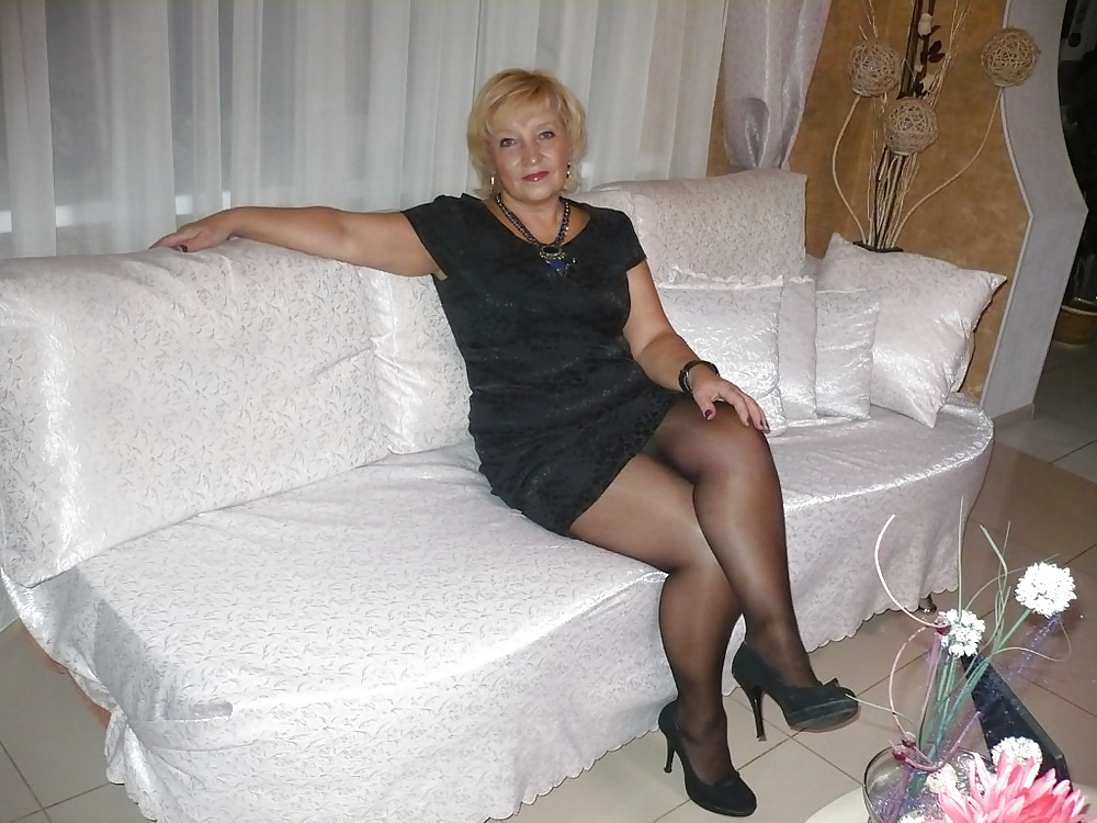 Porn image Irina, 58 yo! Russian mature with sexy legs! Amateur!