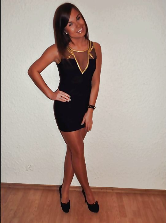 Porn image pantyhose pose10.1