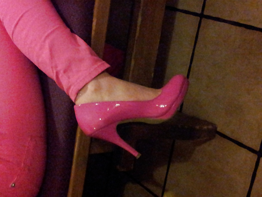 Porn image wifes sexy pink pants lack patent shiny heels pumps shoes