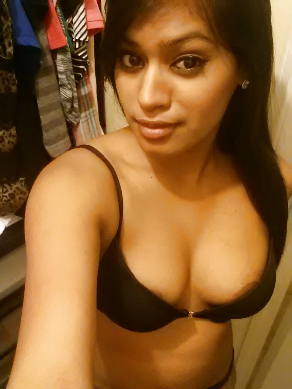 Sexy Indian Tamil Selfies 11 Pics