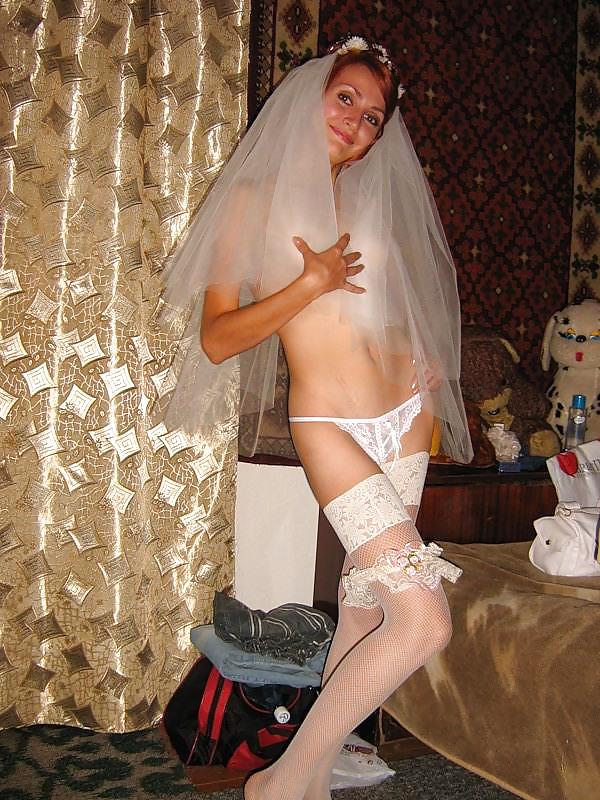 Porn image Wedding-Bride upskirt