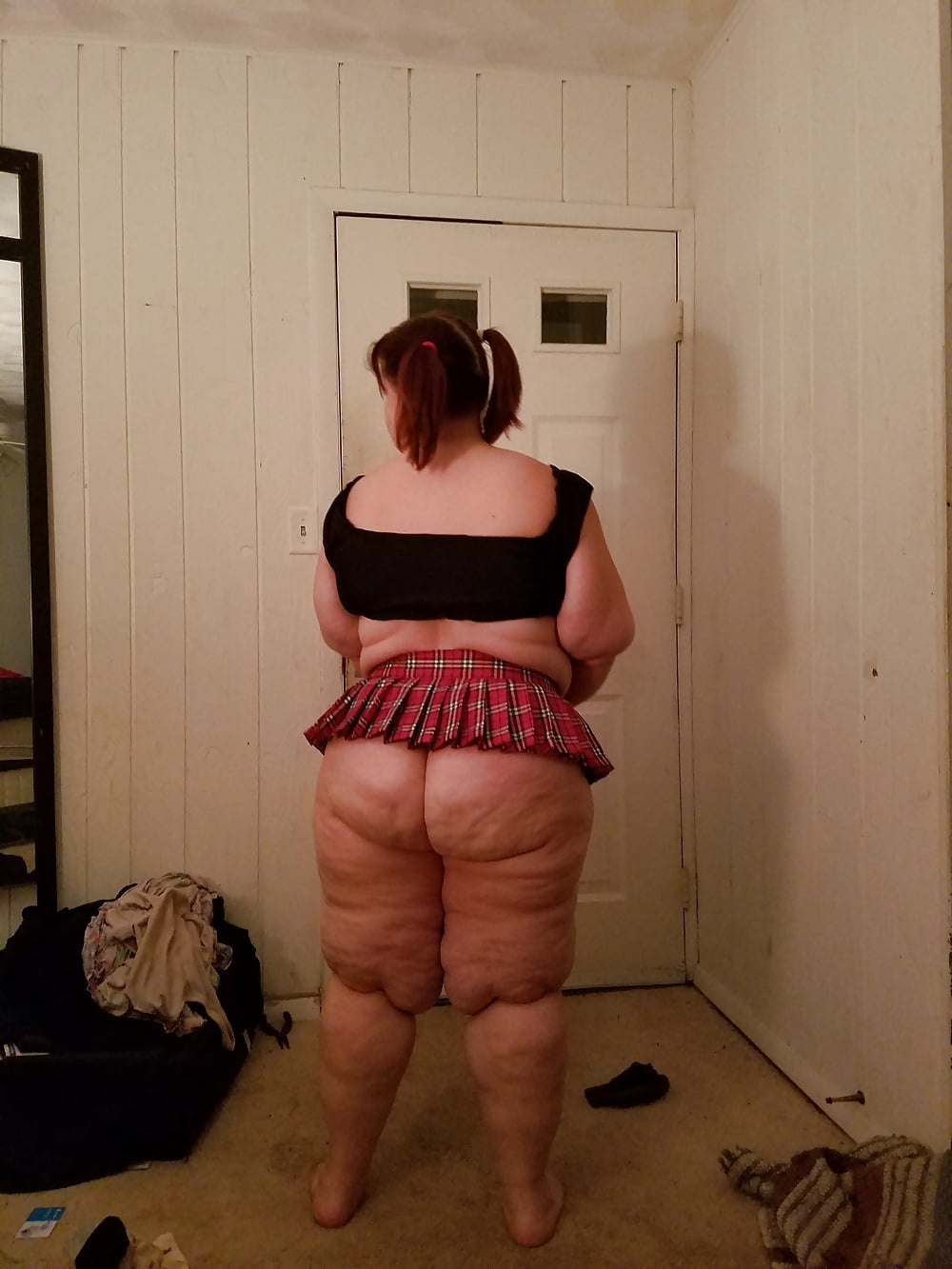 JUICY Fat Ass In A Short Skirt 13 Pic