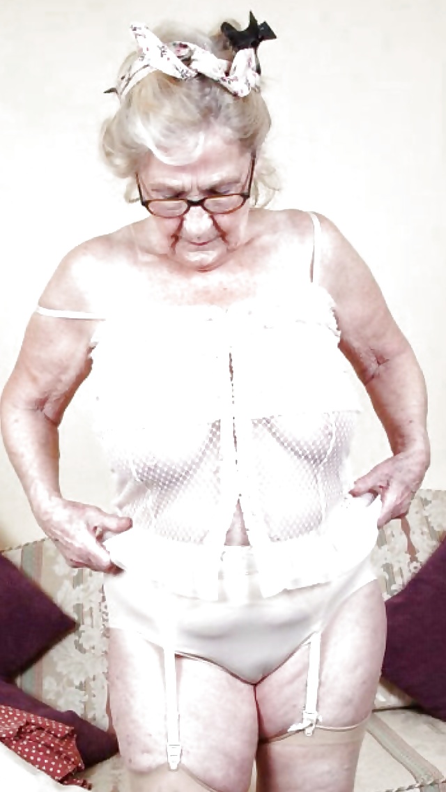 Grannies in their bra and knickers 8 - 19 Pics xHamster