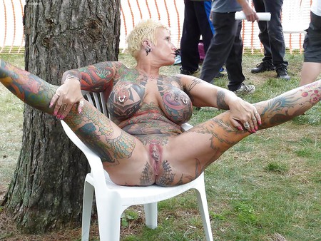 BIZARRE TATTOO queen flashing candid voyeur - and more