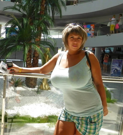 gorgeous and busty mature ladies            