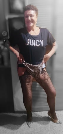 check out my new cougar lingerie stockings and pumps         