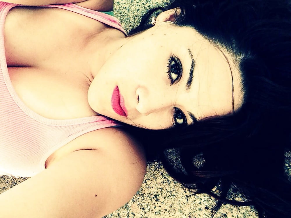 Porn image Neyeli Tetona Profile