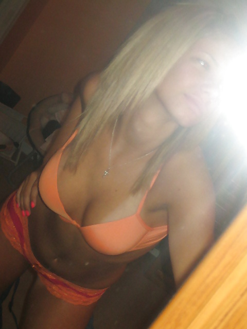 Porn image Pretty Amateur Allie