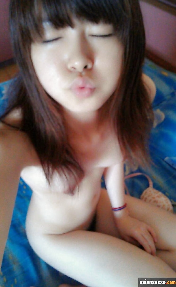 Porn image Asian Cutie with Small Tits and Nice Bush