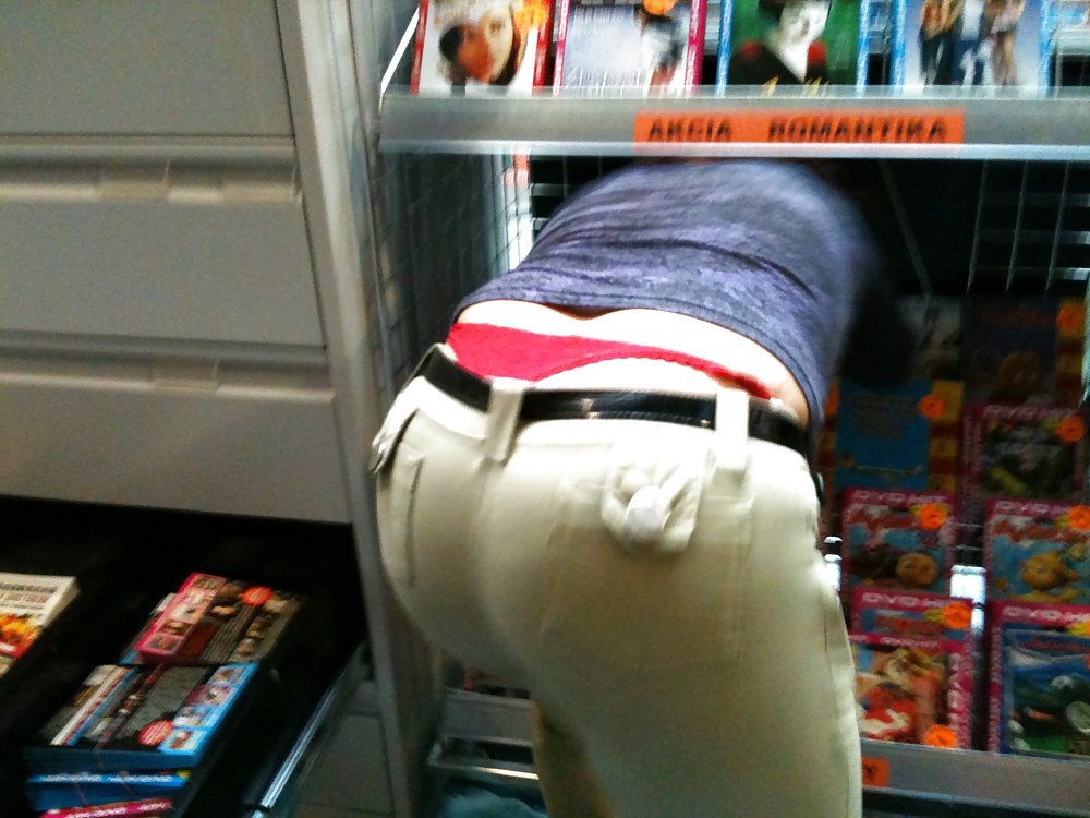 Porn image Candid red thong big ass in tight jeans