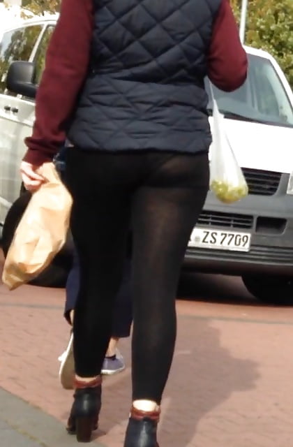 Porn image Spy teen legging panties ass