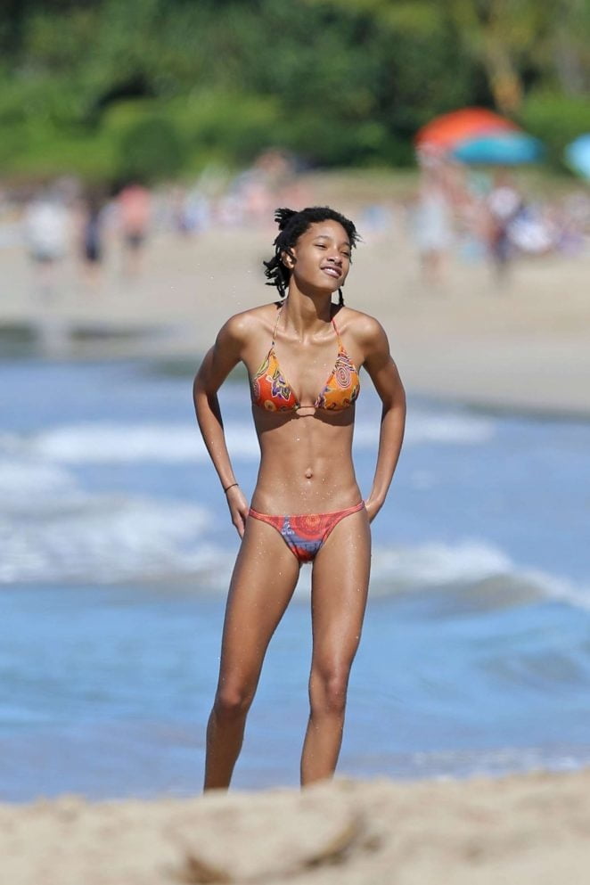 Willow Smith In Bikini At A Beach In Hawaii 9 Pics Xhamster 