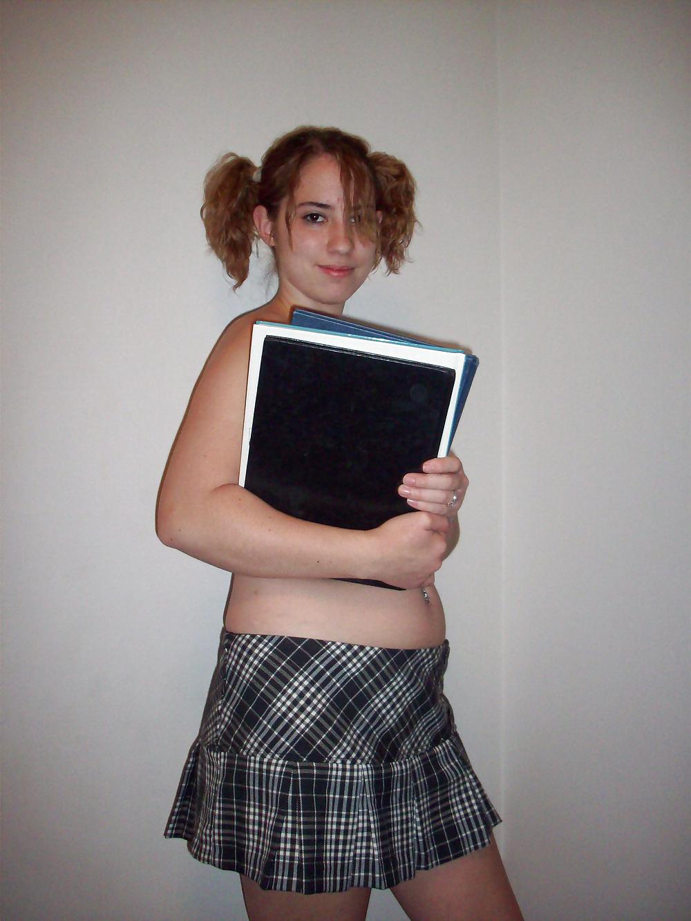 Porn image AMATEUR IN SCHOOLGIRL OUTFIT
