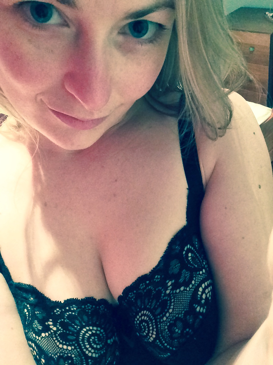 Porn image Tributes for 32yo Ex-GF - she wants to see your cum!