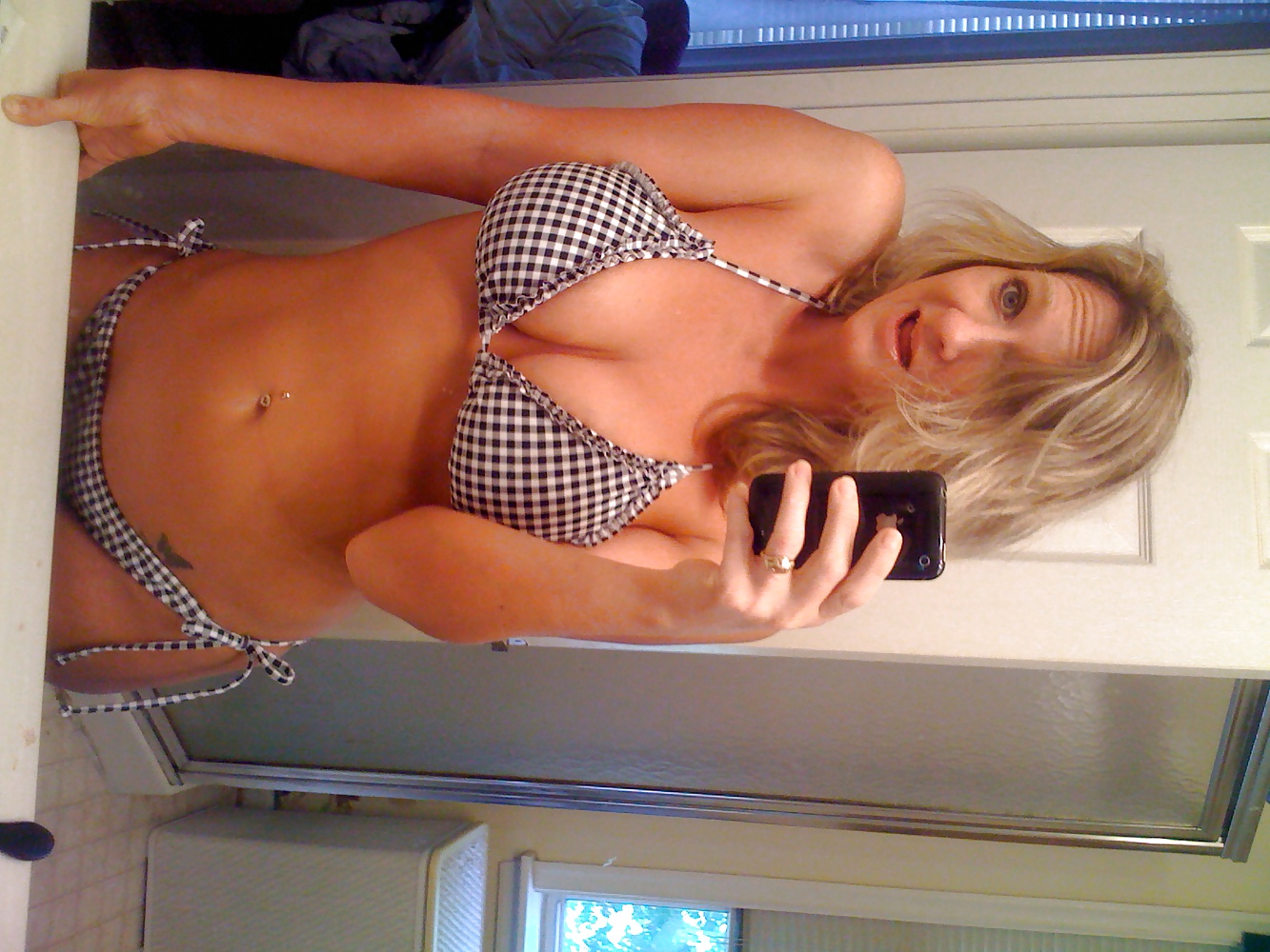 Porn image Bikini Milf