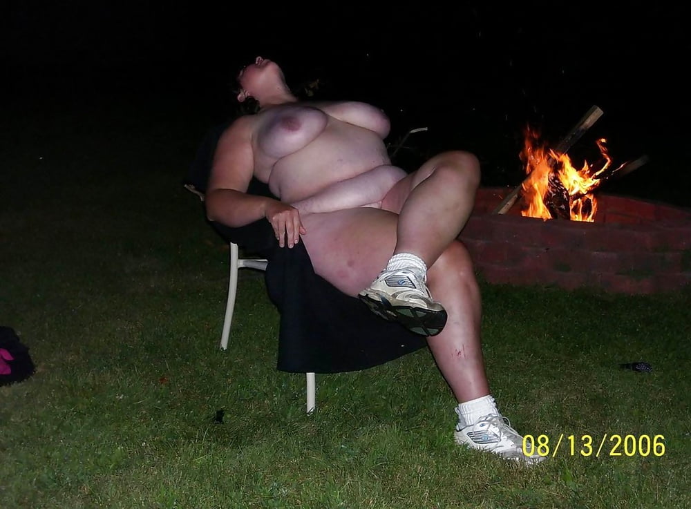 Upskirt chicktrainer bbw outdoor