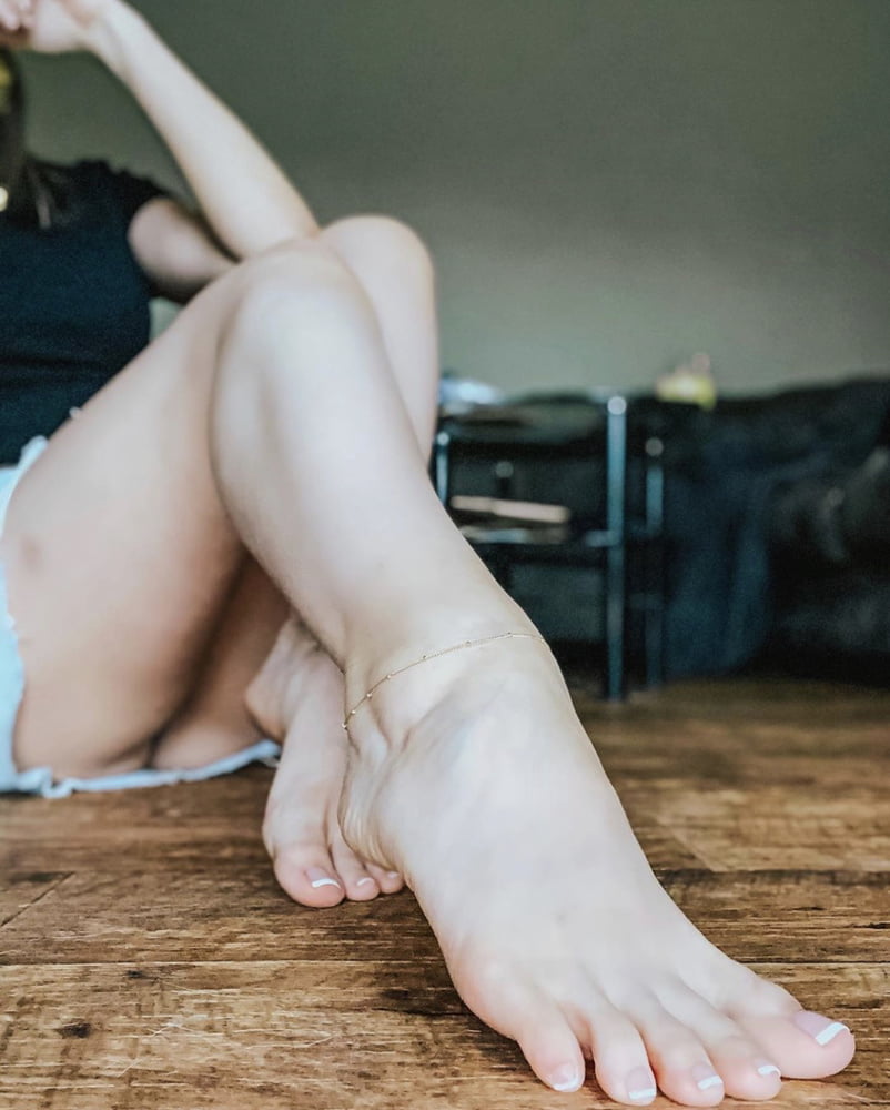 More Instagram Feet Photos (Milf, Foot, barefoot, Heels) - 233 Photos 