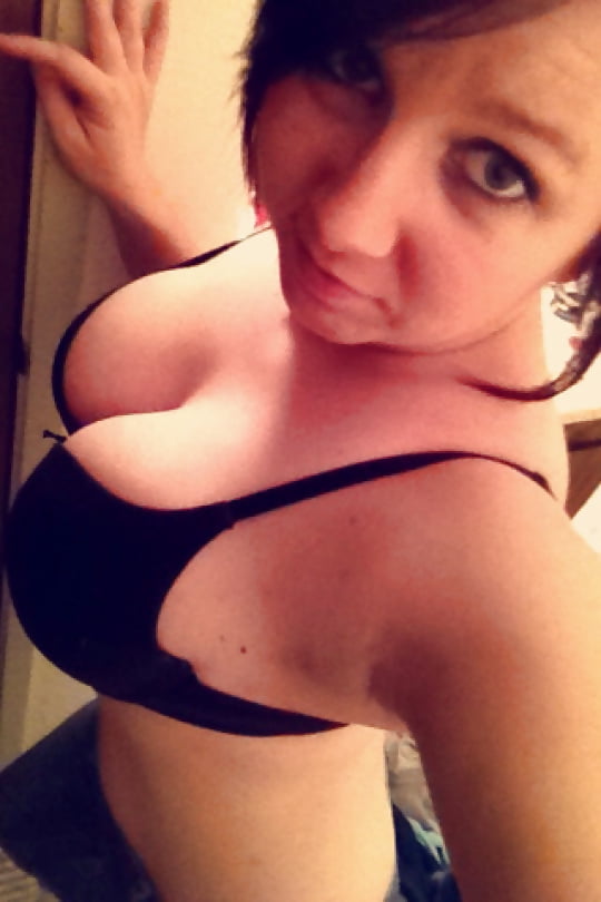 Porn image BIG TITS  SMALL TITS TWO SELFIE BABES (SG)